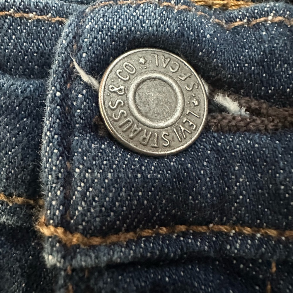 Levi's Original Riveted Jeans - Picture 5 of 9